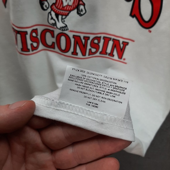 Wisconsin Badgers Shirt Adult Small White College University NCAA Sports NEW - Picture 7 of 10